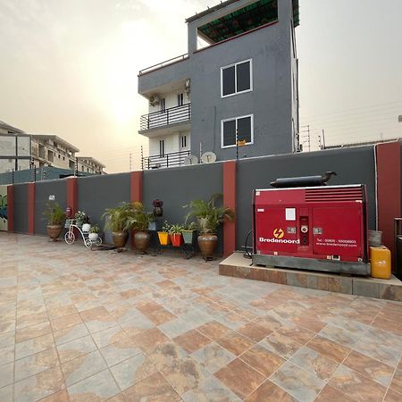 Bays Lodge, Akra Dış mekan fotoğraf