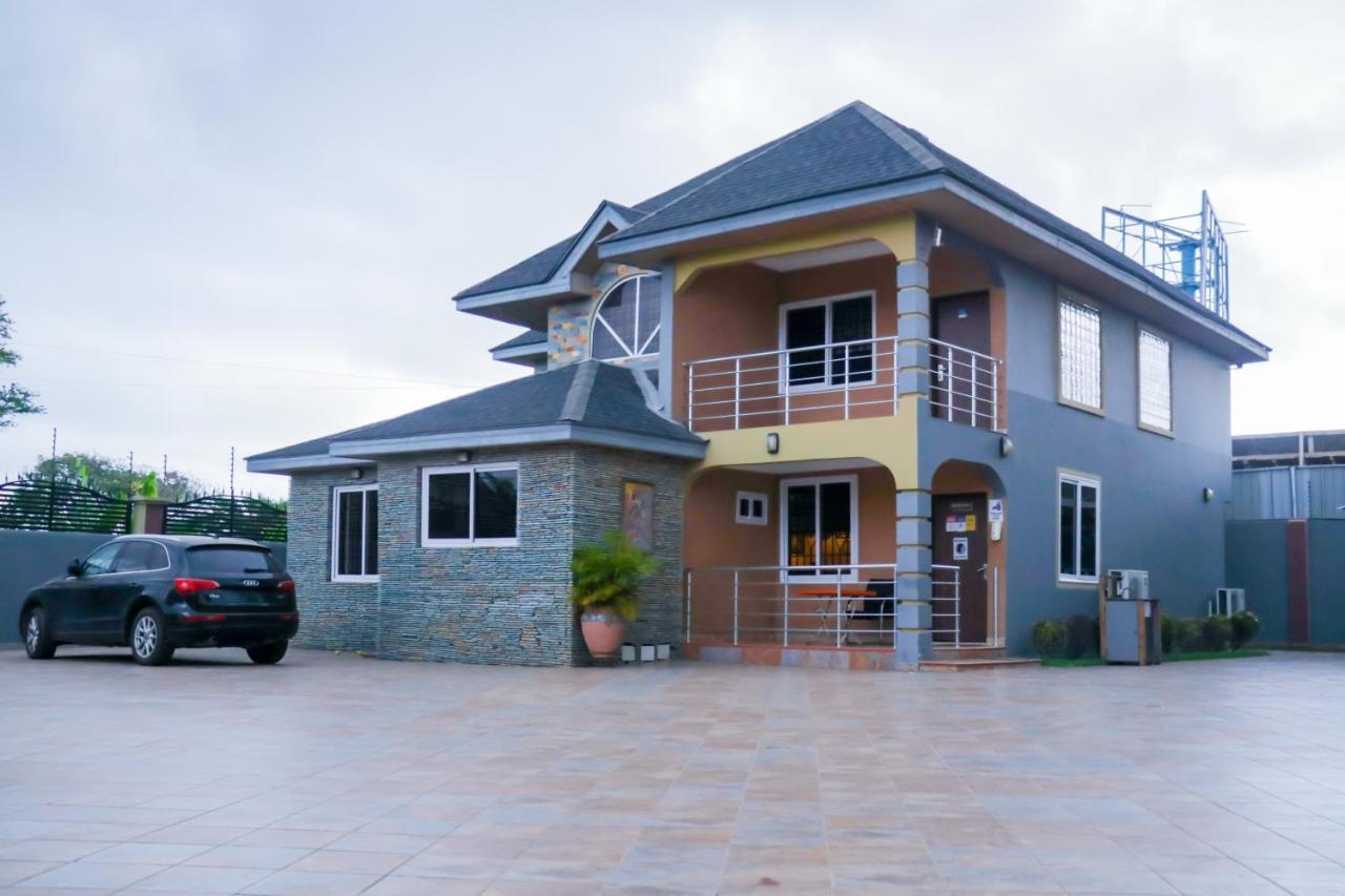 Bays Lodge, Akra Dış mekan fotoğraf