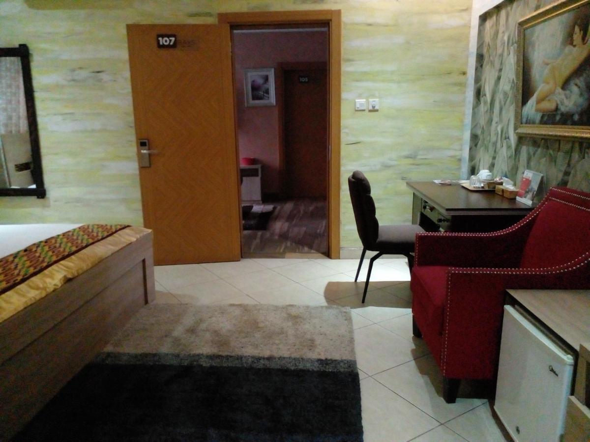 Bays Lodge, Akra Dış mekan fotoğraf