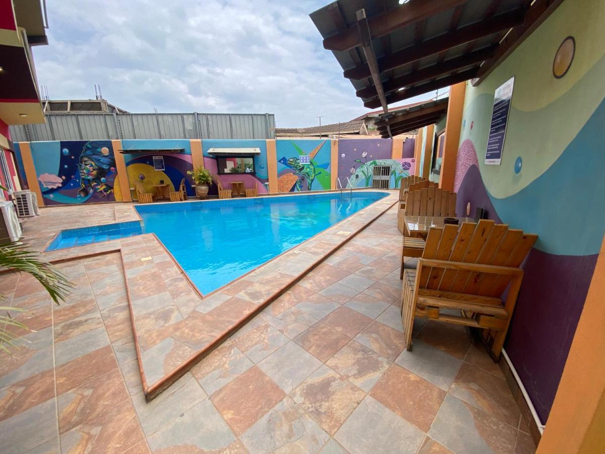 Bays Lodge, Akra Dış mekan fotoğraf