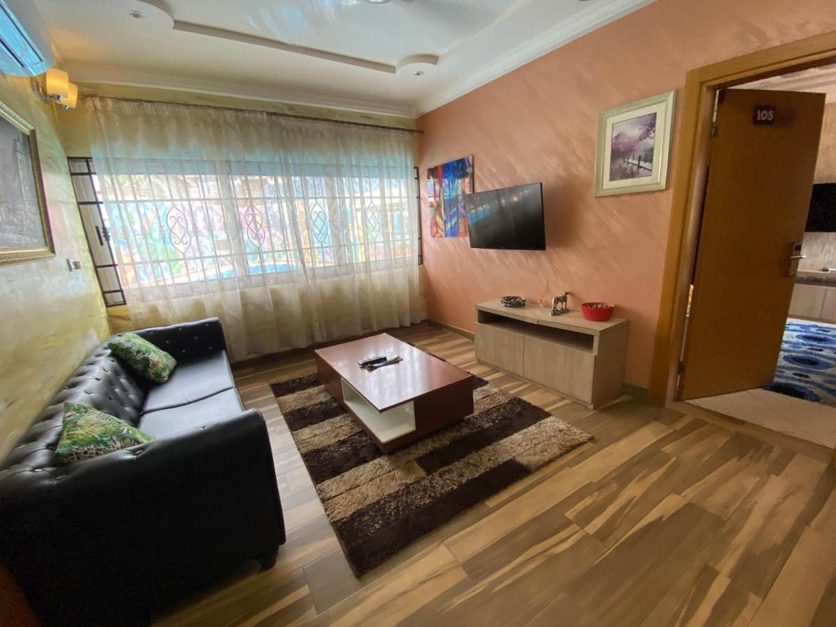Bays Lodge, Akra Dış mekan fotoğraf