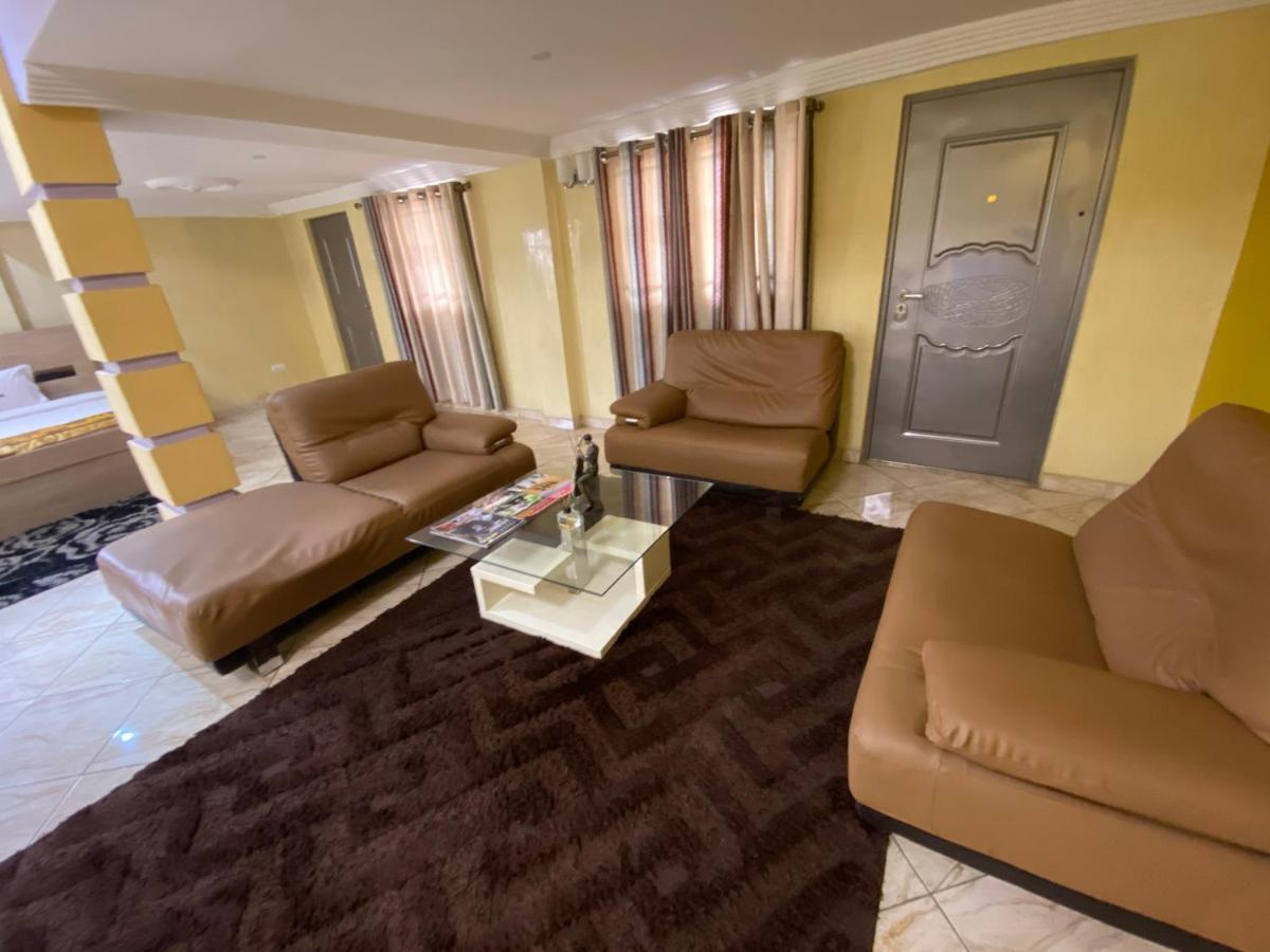 Bays Lodge, Akra Dış mekan fotoğraf