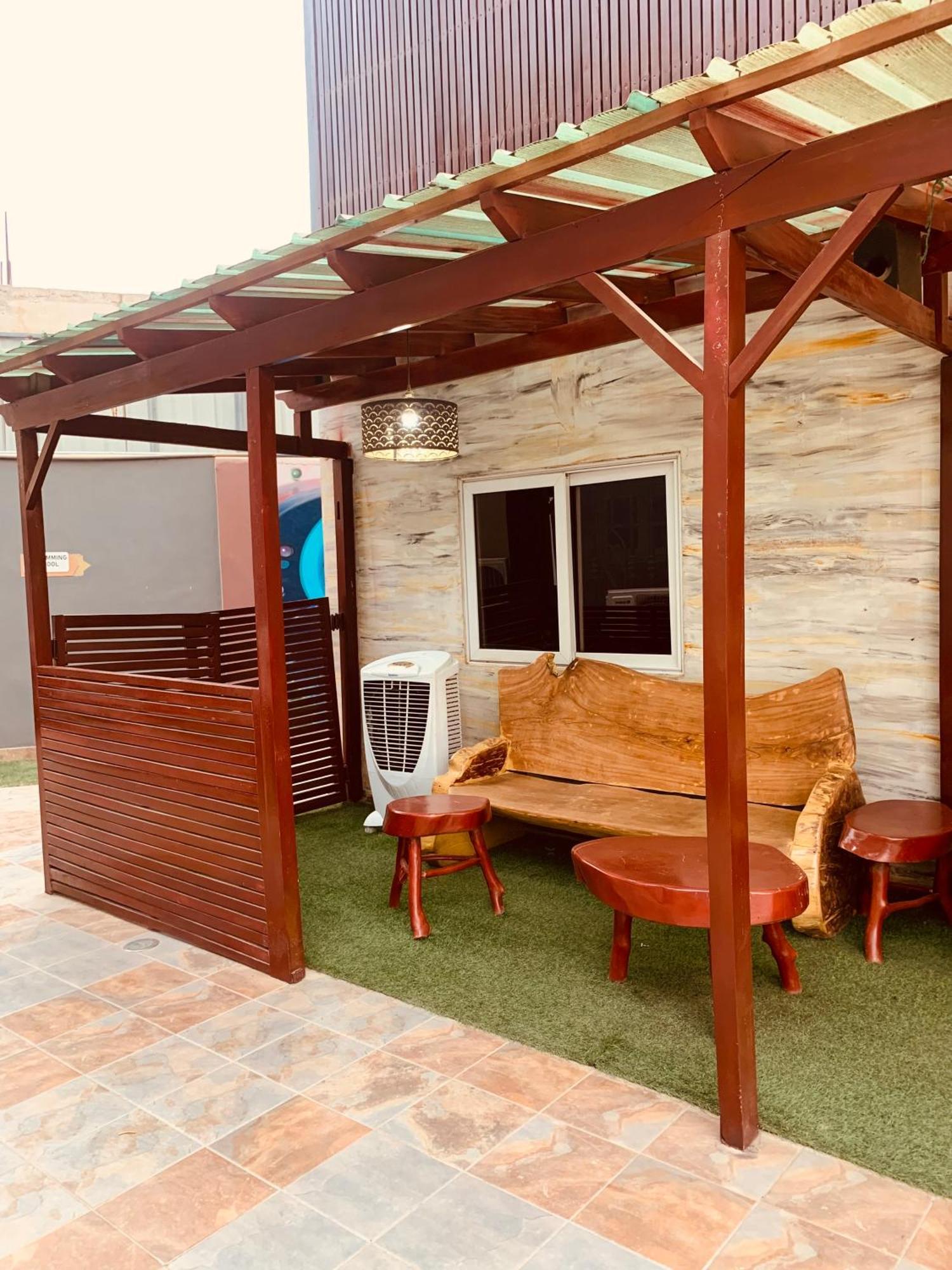 Bays Lodge, Akra Dış mekan fotoğraf